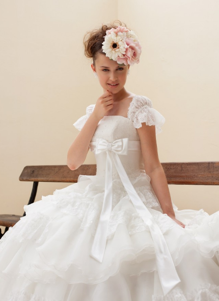 【BLOG】2017年春のウェディングドレスコレクション