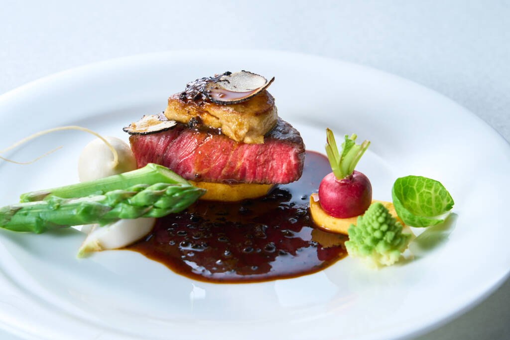 【8年連続人気♪】和牛と甘鯛の贅沢試食×チャペル＆ドレス体験